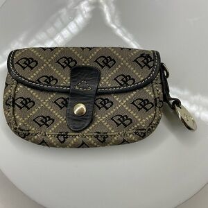 Dooney & Bourke Signature Wristlet Clutch Logo Canvas Leather Duck